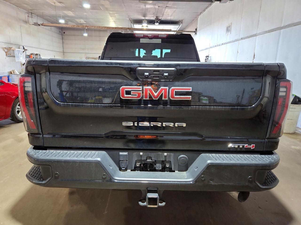 2024 GMC Sierra K2500 AT4