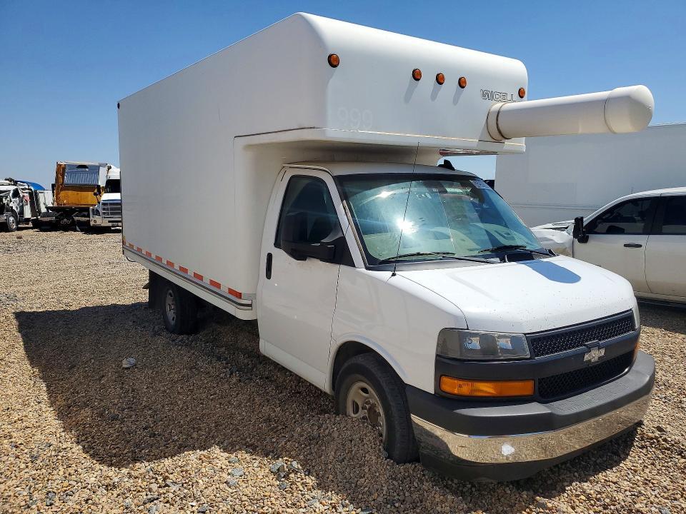 2019 Chevrolet Express G3500 box Truck