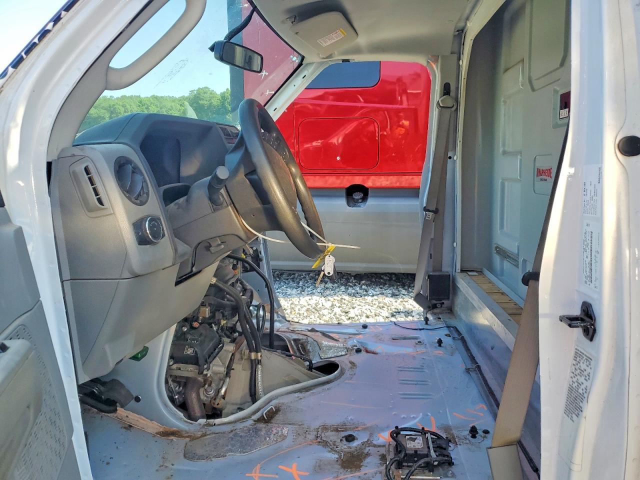 2022 Ford E450 BOX Truck