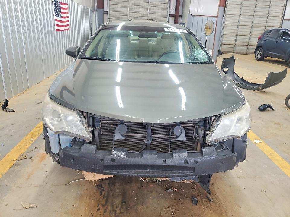 2013 Toyota Camry Hybrid le