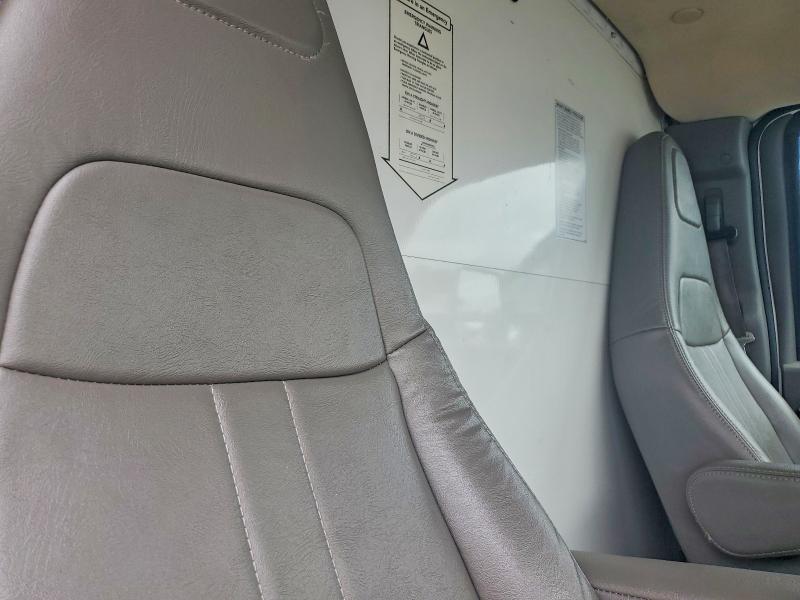 2018 GMC Savana box Truck