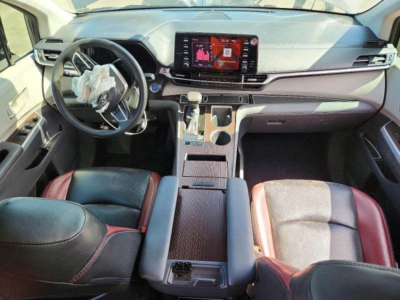 2021 Toyota Sienna le