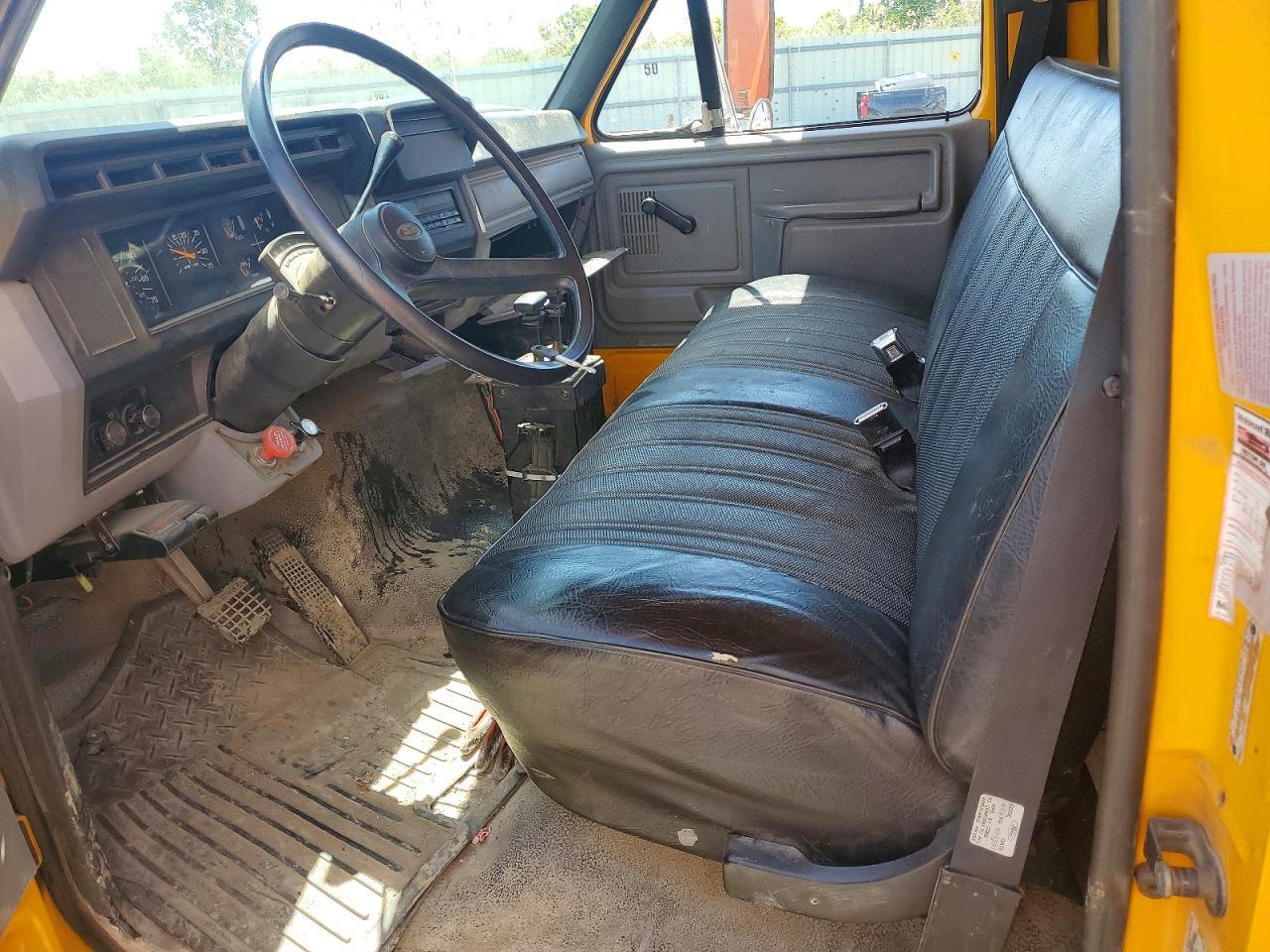 1999 Ford F800