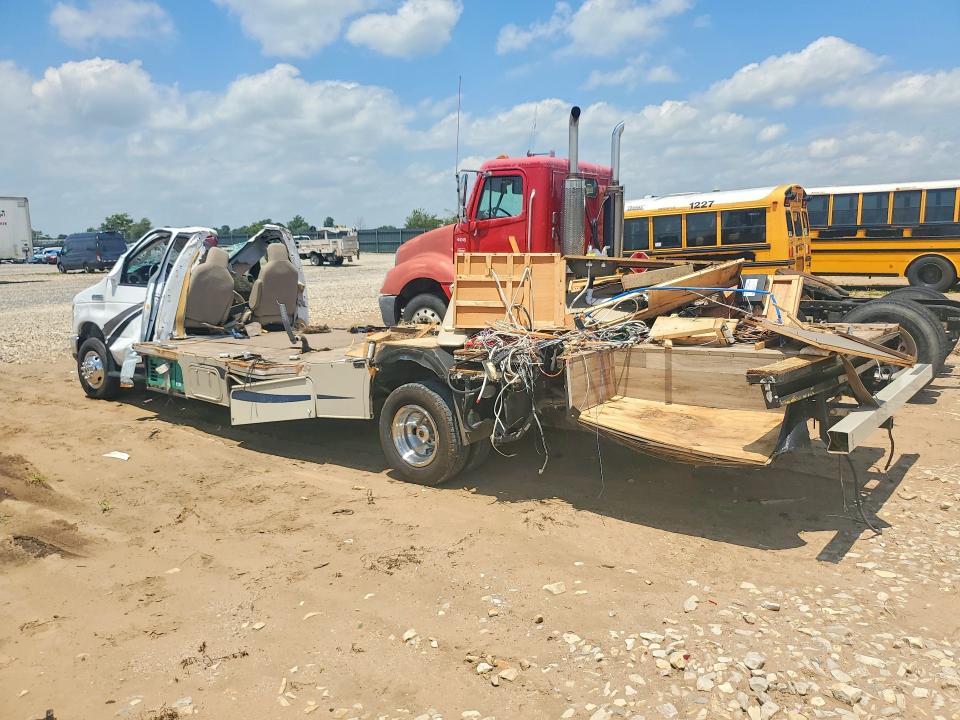 2017 Ford Econoline E450 Super Duty Cutaway Van