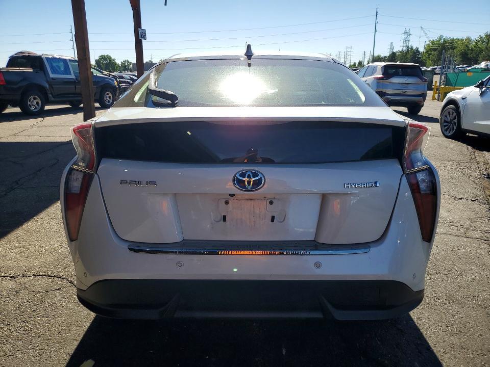 2016 Toyota Prius Four Touring