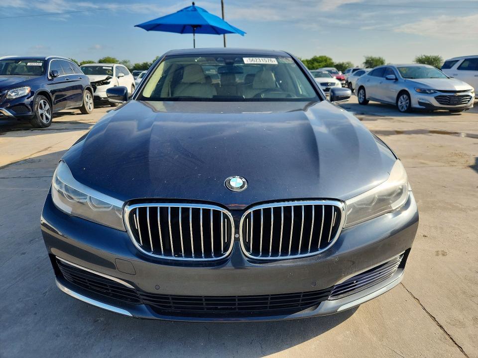 2016 BMW 740 i