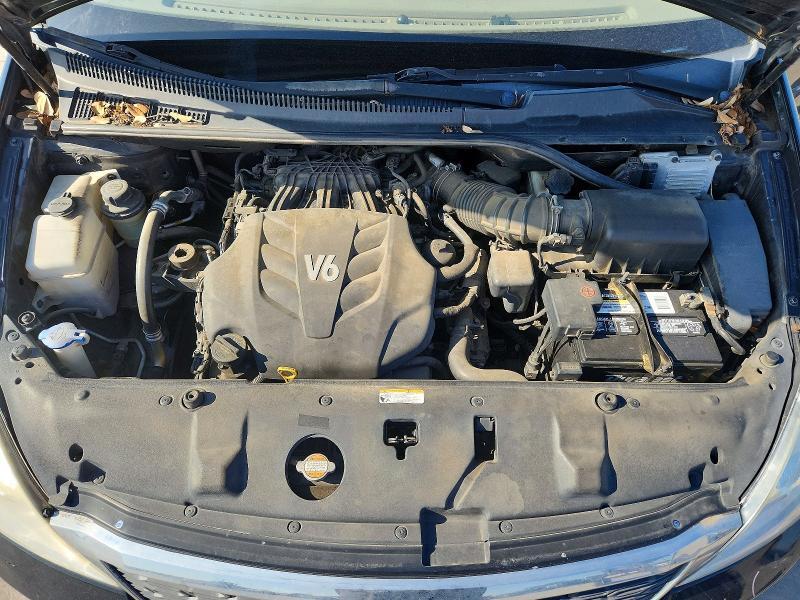 2012 KIA Sedona lx