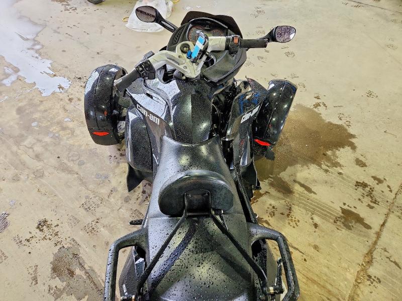 2016 Can-Am Spyder Roadster RS