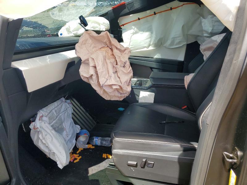 2024 Tesla Cybertruck