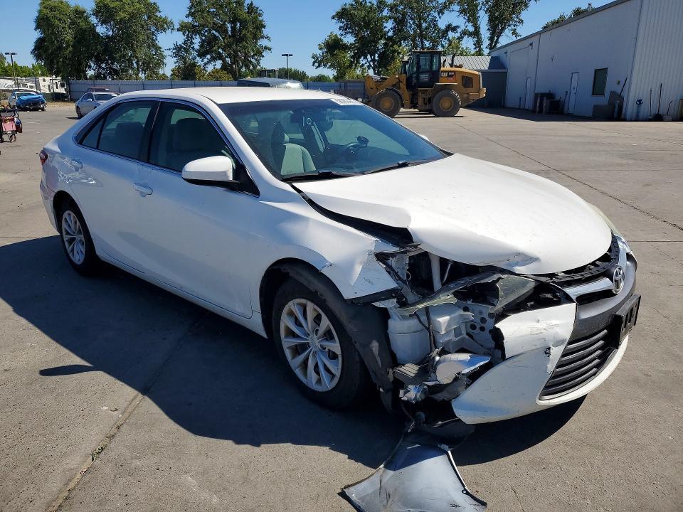 2015 Toyota Camry le