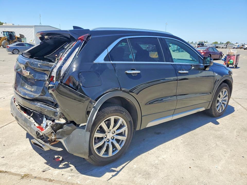 2022 Cadillac XT4 Premium Luxury