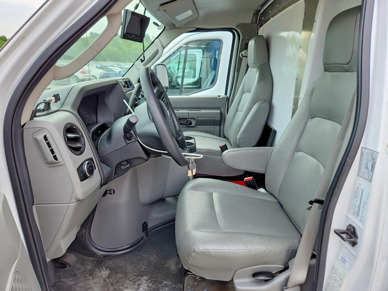 2024 Ford E350 Refrigerated BOX Truck