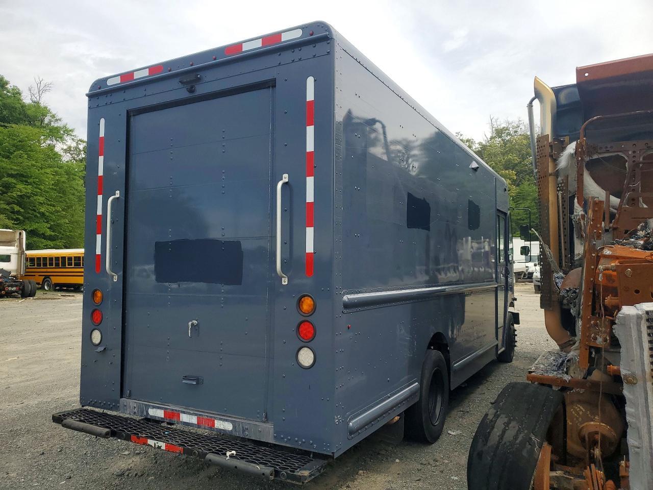 2021 Freightliner MT45G Chassis Delivery Truck