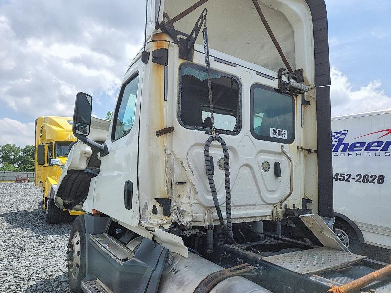 2020 Freightliner Cascadia 126 Semi Truck