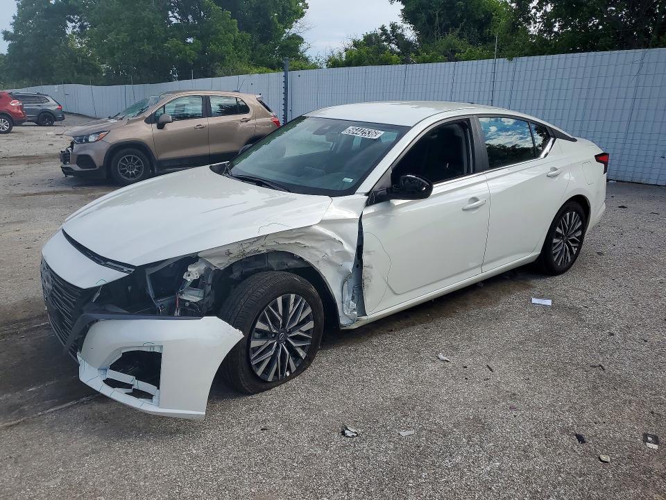 2026 Nissan Altima sv