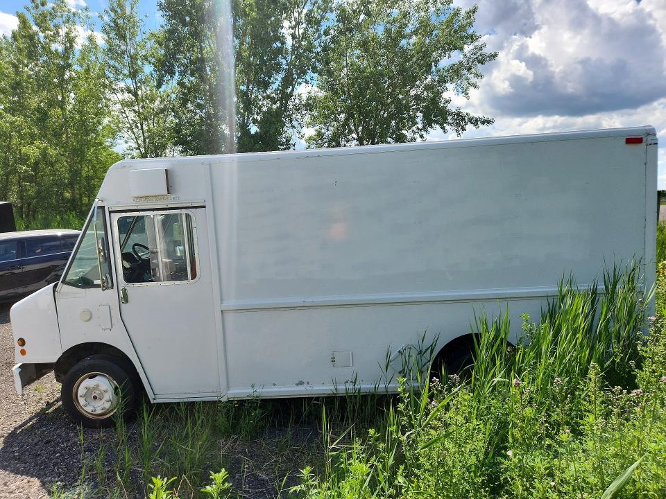 2006 Freightliner Chassis M Line WALK-IN Van