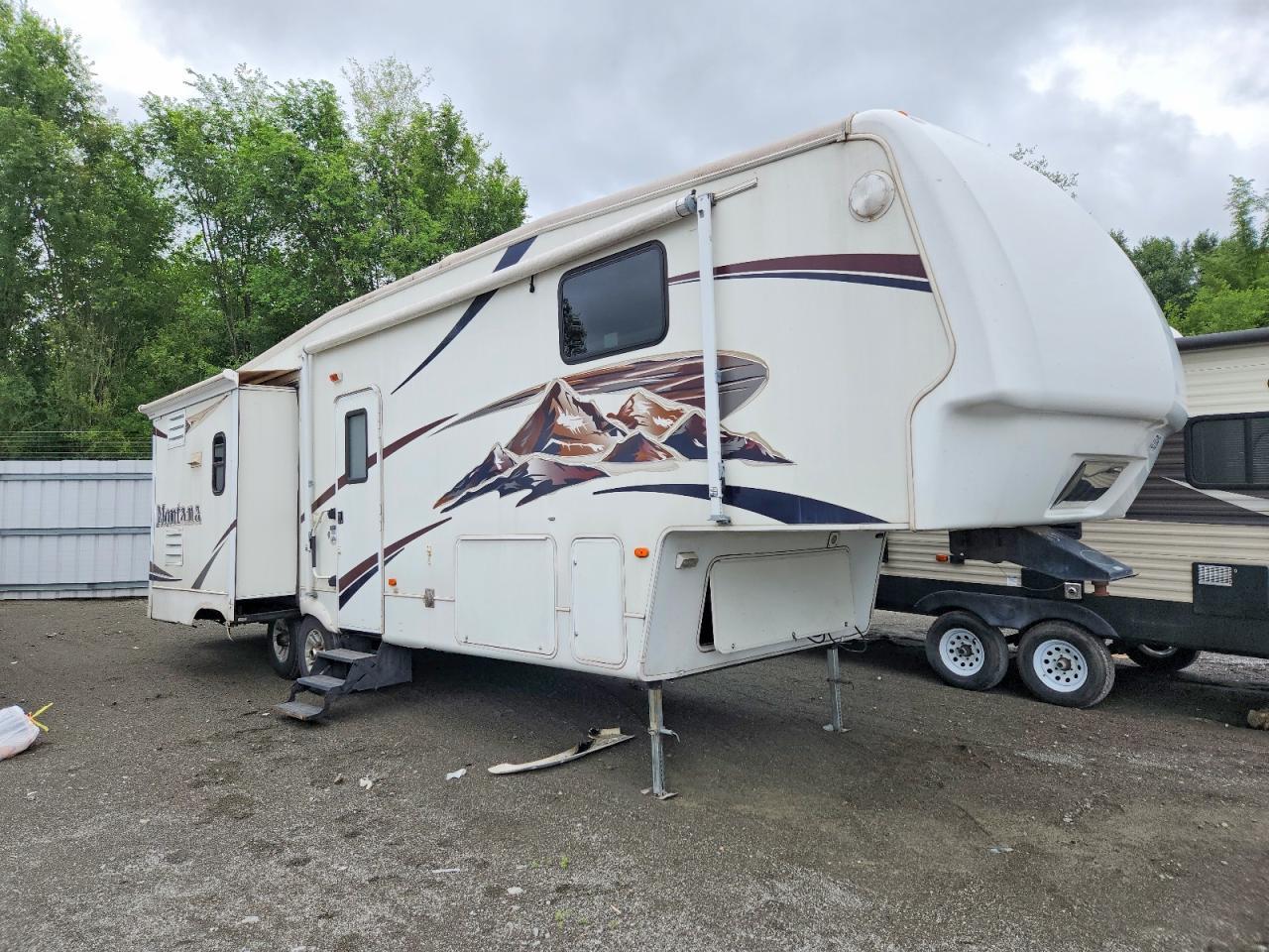 2007 Montana Trailer