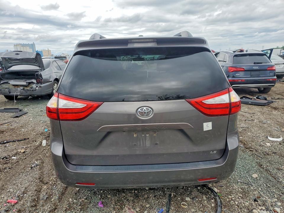 2017 Toyota Sienna le
