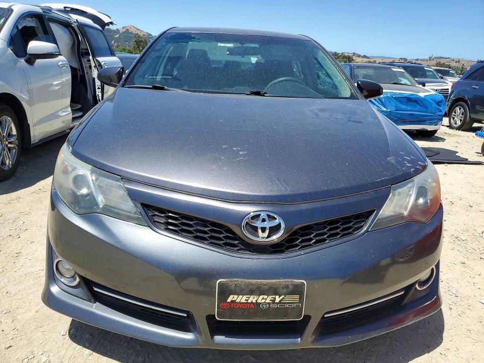 2014 Toyota Camry se
