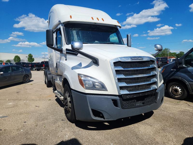 2020 Freightliner Cascadia 126 Semi Truck