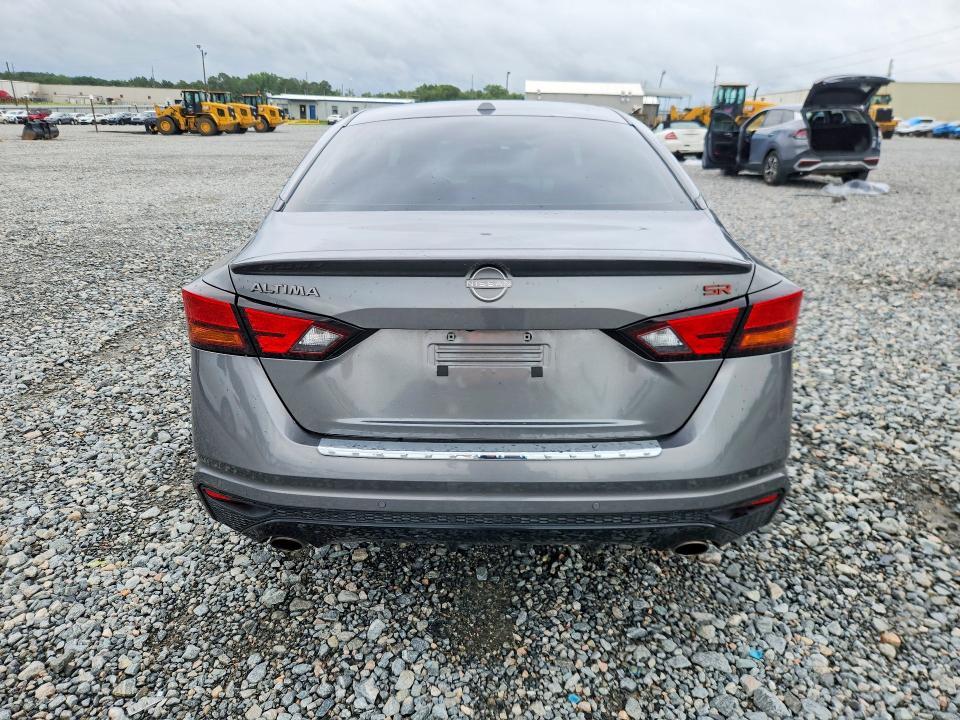 2023 Nissan Altima sr