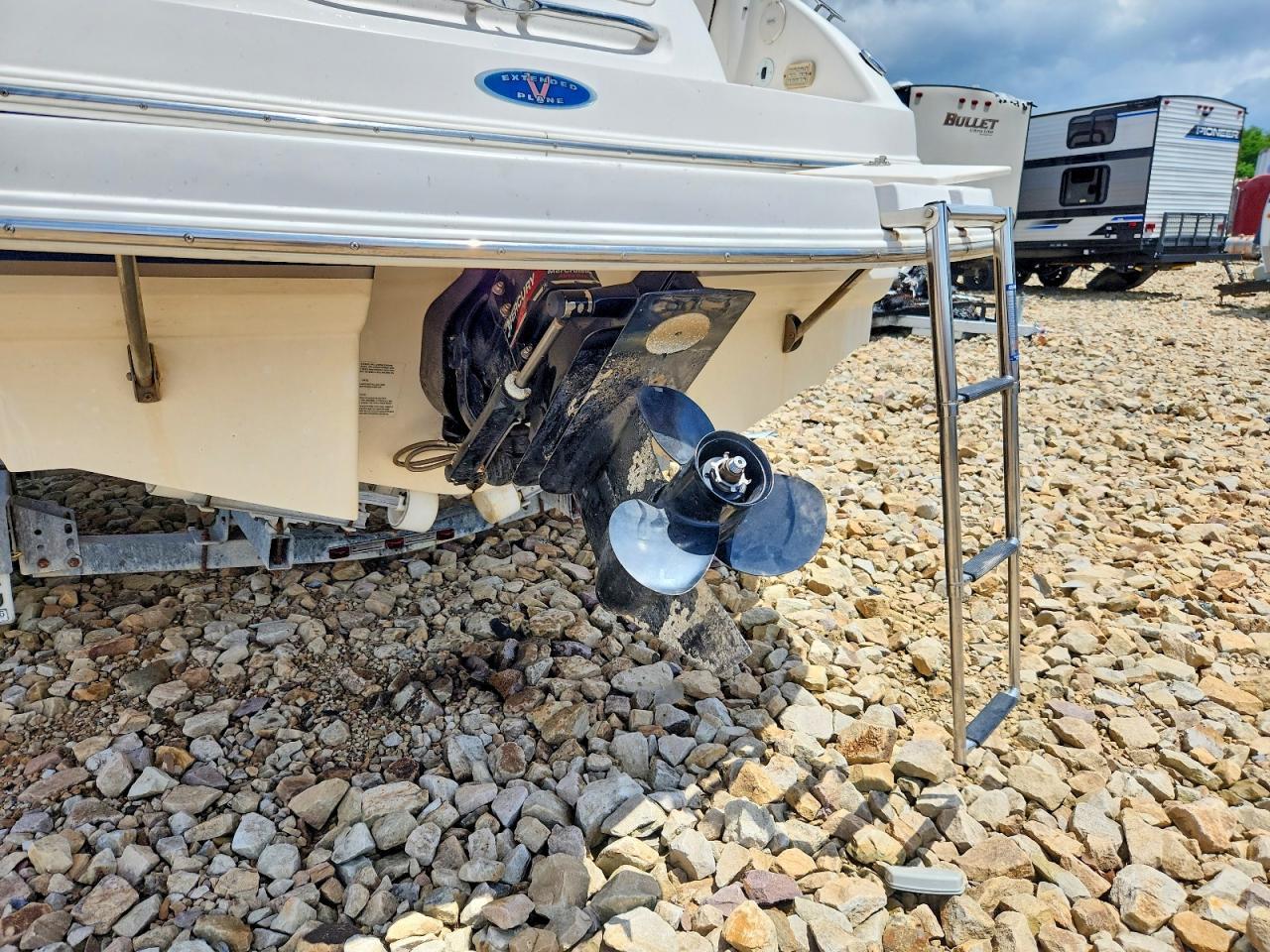 2004 Chaparral Boat