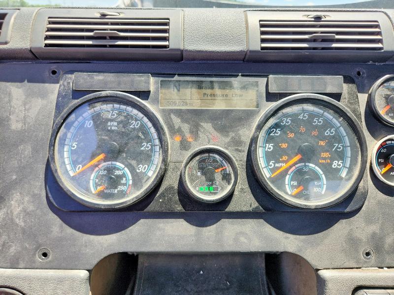 2018 Freightliner Cascadia 1-Semi Truck