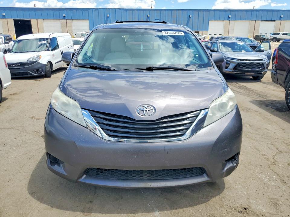 2011 Toyota Sienna le