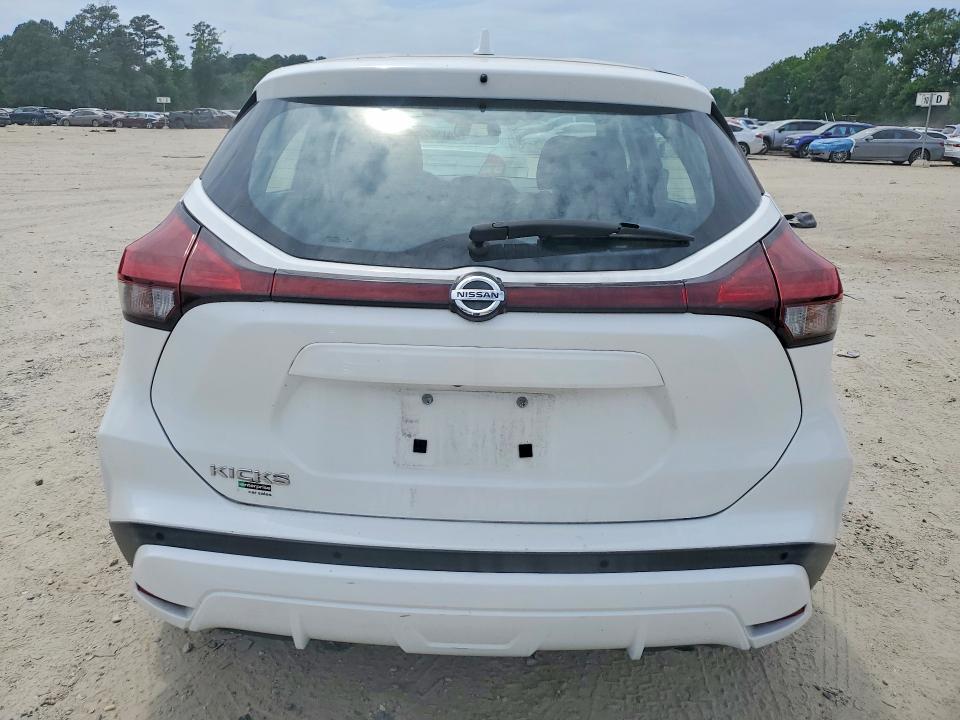 2021 Nissan Kicks s