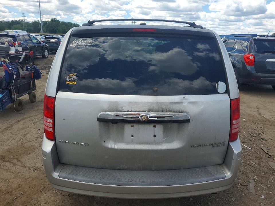 2009 Chrysler Town & Country Touring