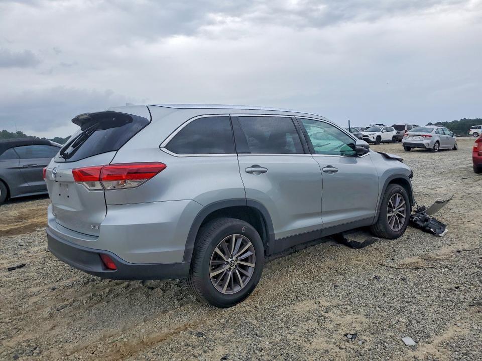 2019 Toyota Highlander xle