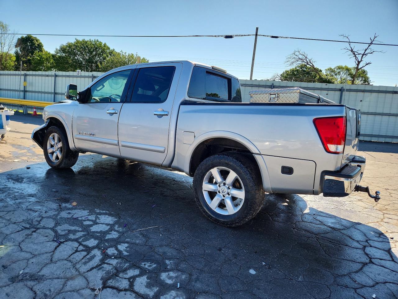2012 Nissan Titan SV