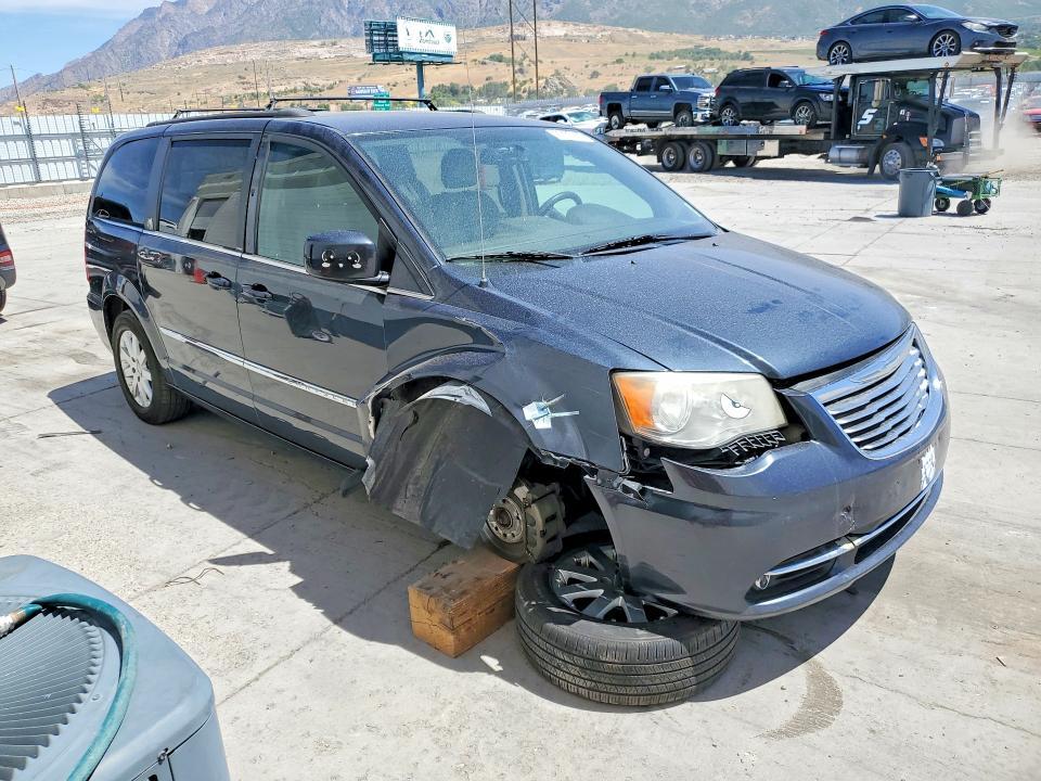2013 Chrysler Town & Country Touring