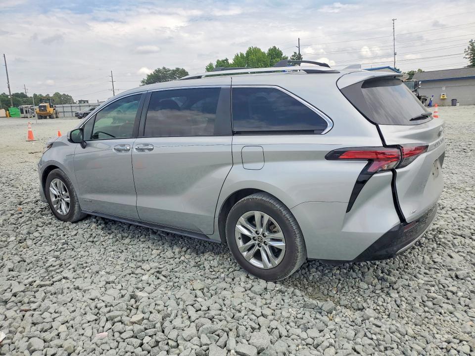 2021 Toyota Sienna Limited 7-passenger