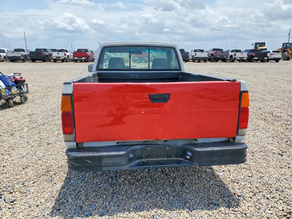 1988 Nissan D21 Short bed