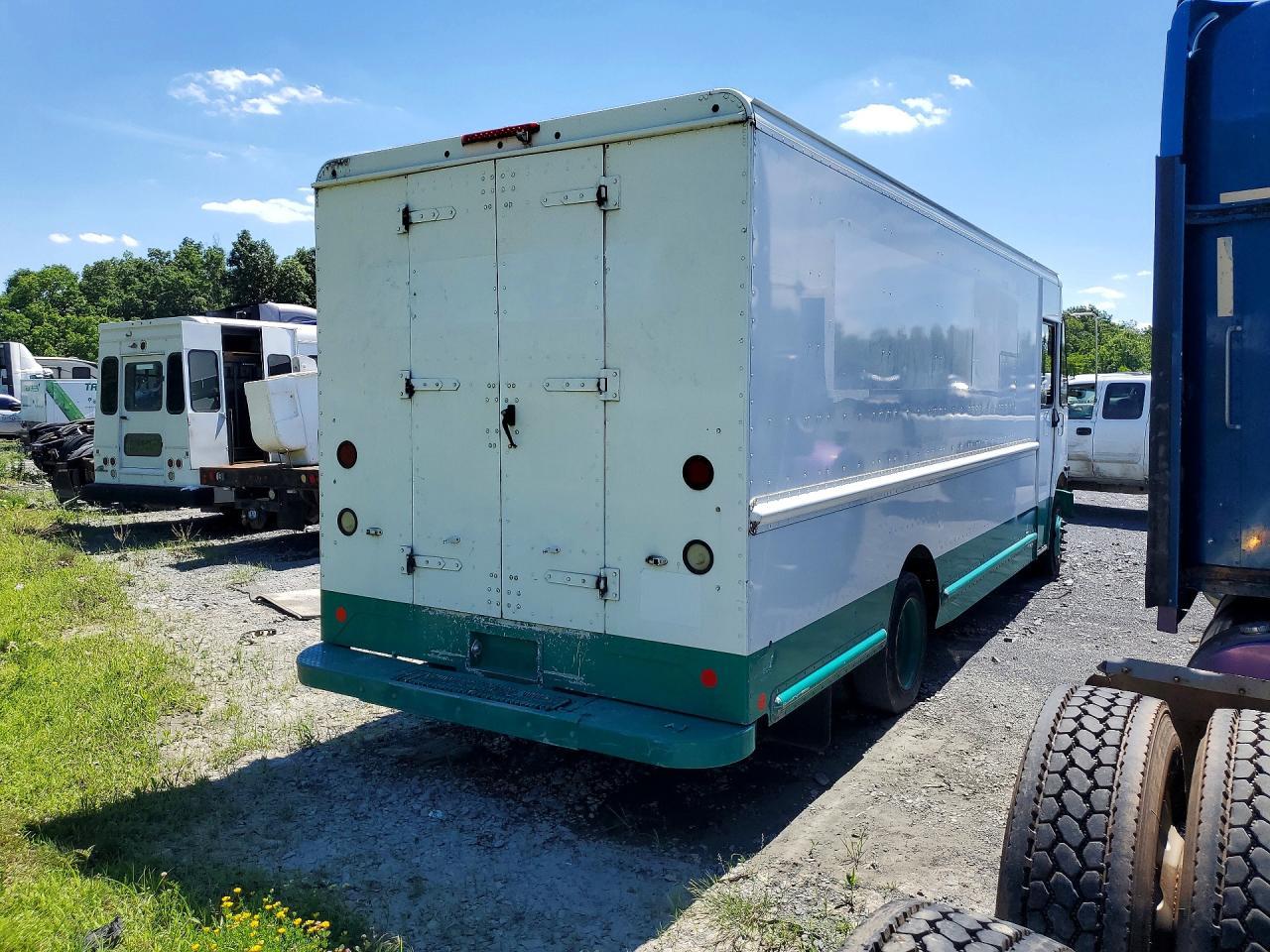 2011 Workhorse Custom Chassis W62 Delivery Truck