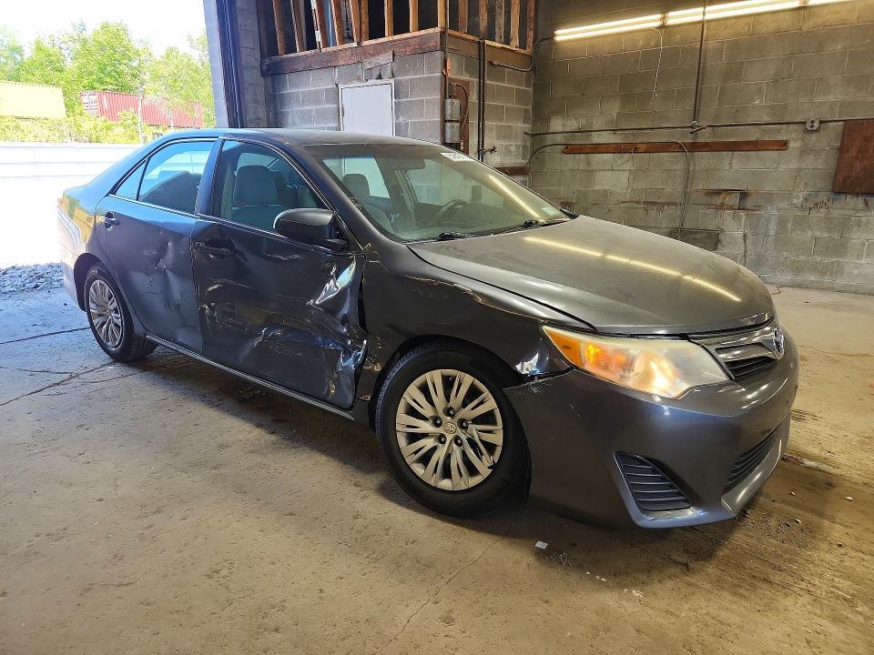2014 Toyota Camry le
