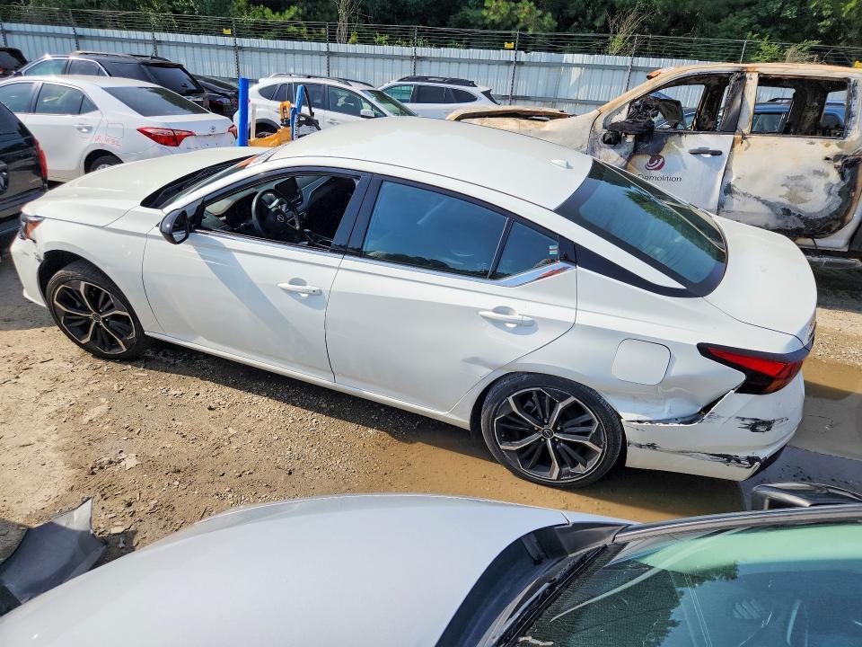 2024 Nissan Altima sr