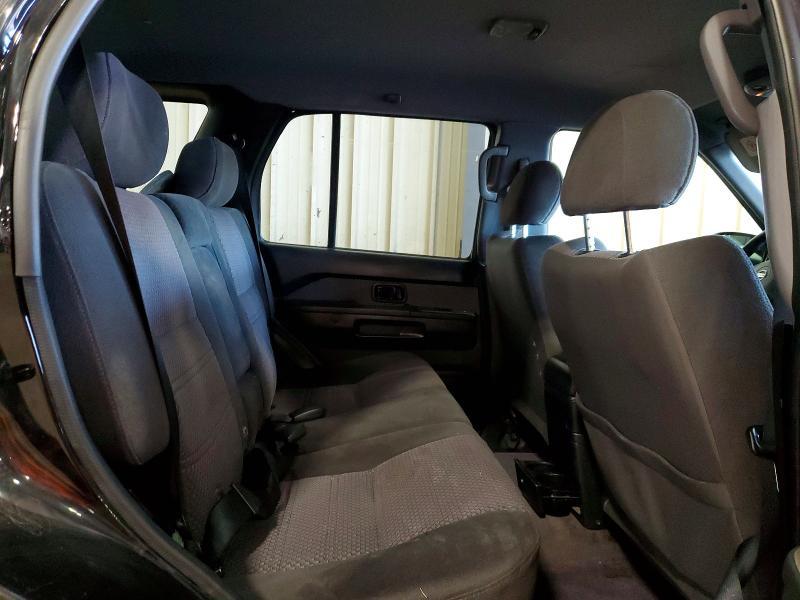 2004 Nissan Pathfinder se