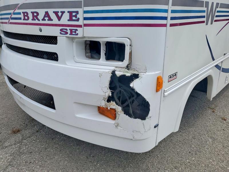 2000 Winnibago 2000 Winnebago Brave SE RV