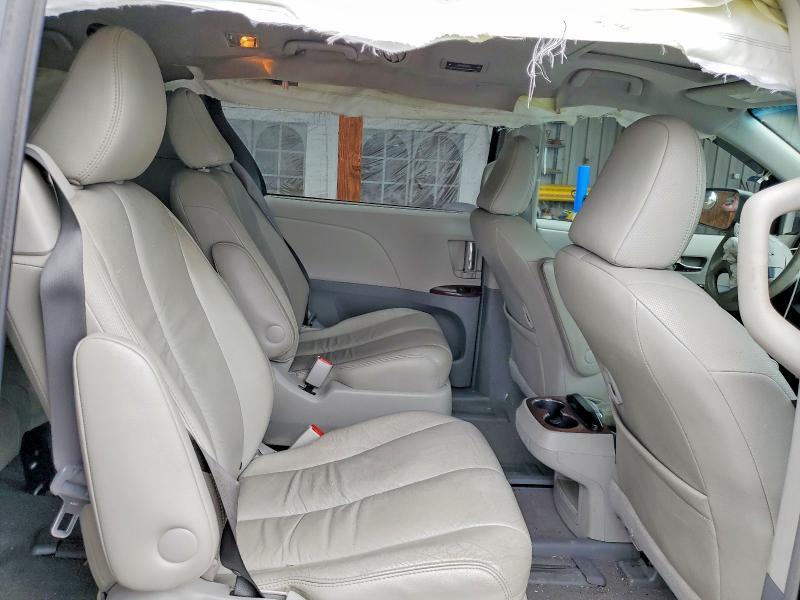 2011 Toyota Sienna xle 7-passenger
