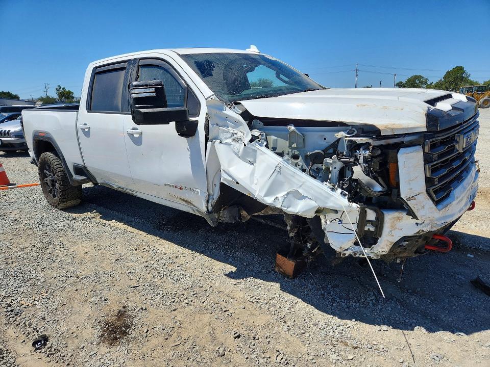 2024 GMC Sierra K2500 AT4
