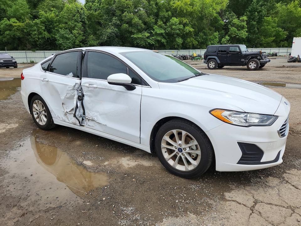 2020 Ford Fusion se