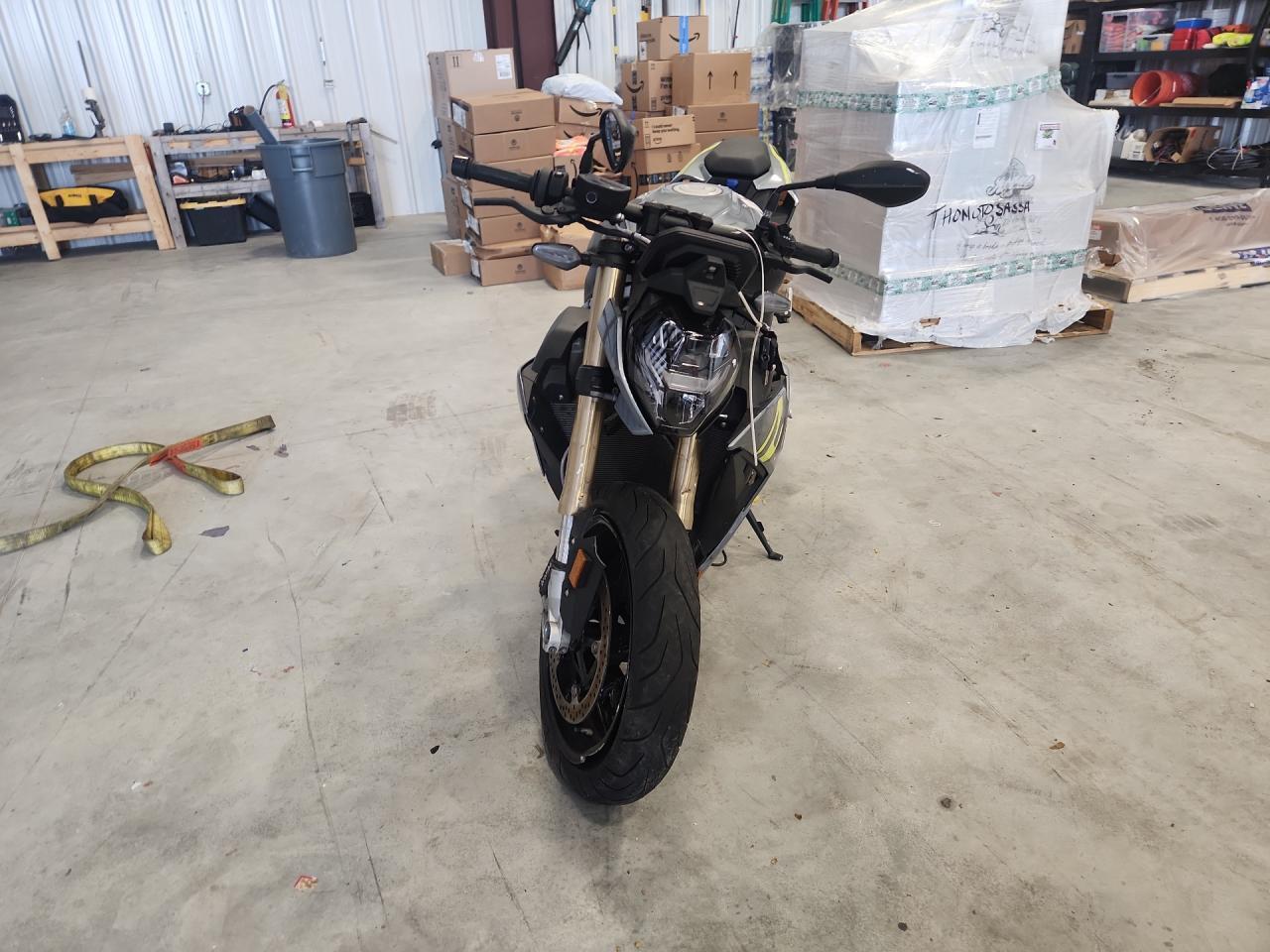 2024 BMW S 1000 R