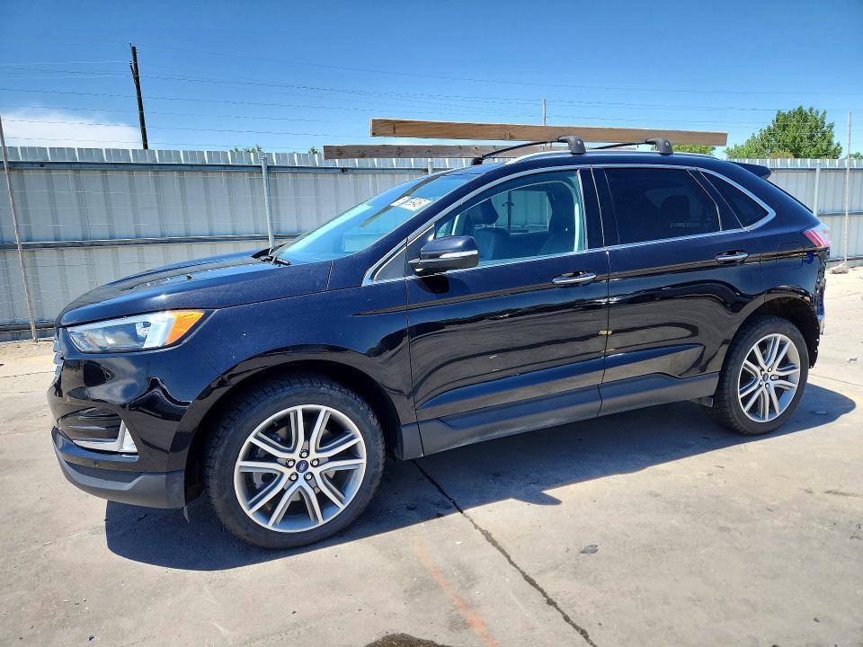 2022 Ford Edge Titanium