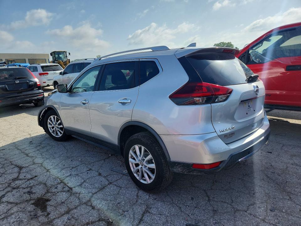 2020 Nissan Rogue sv