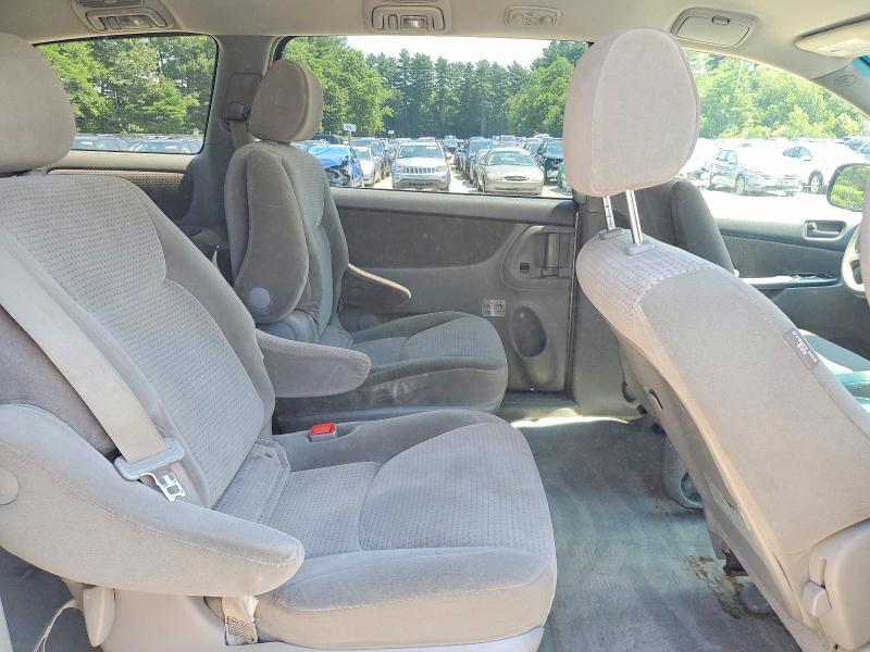 2006 Toyota Sienna le 7 Passenger