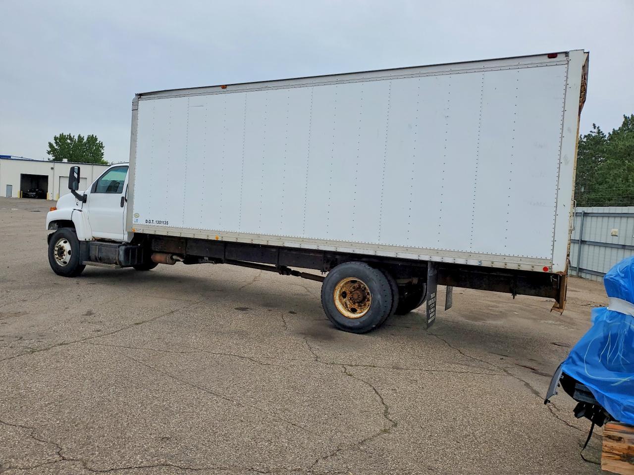 2004 Chevrolet C7500 C7C042