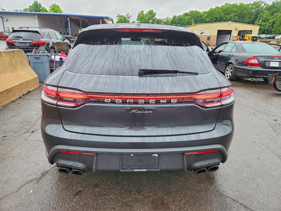 2025 Porsche Macan Base
