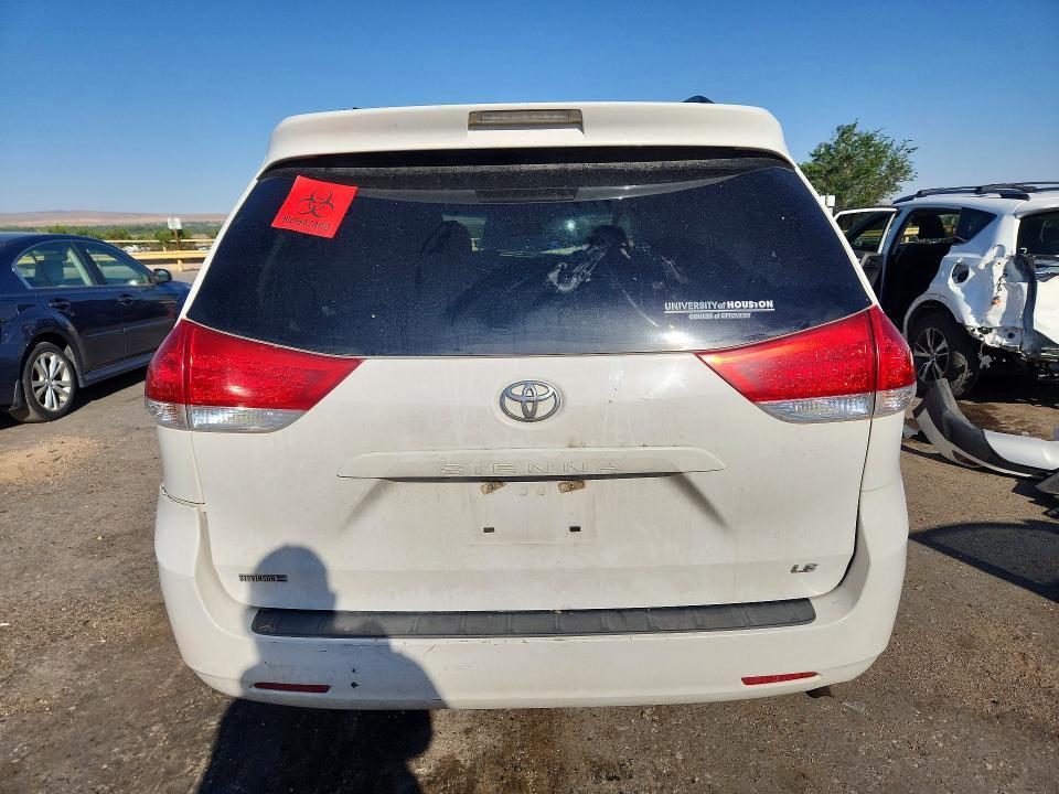 2014 Toyota Sienna le